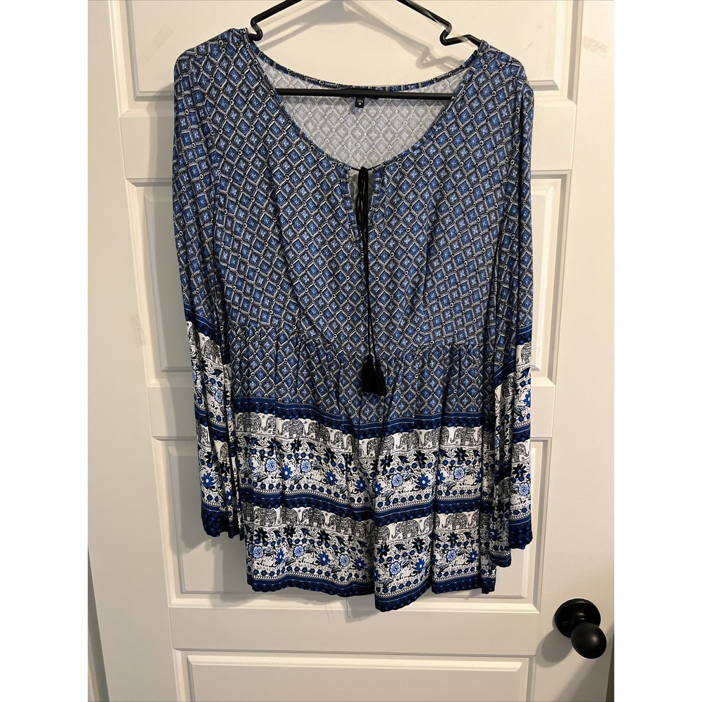 Spectrum Women's Top Blue Print Size Medium Preowned
